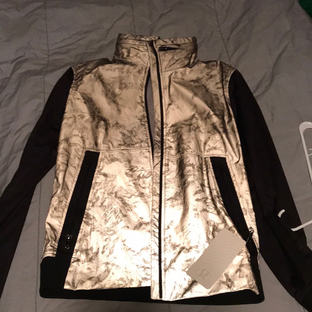 Lu lu lemon Jacket size large